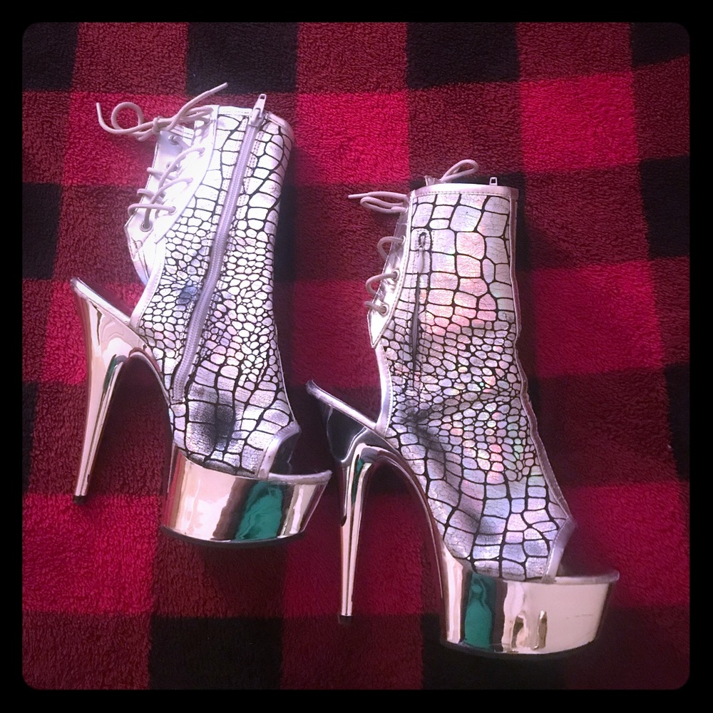 Pleasers 7inch Stilettos